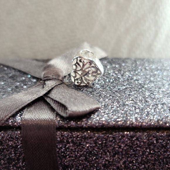 Emma & Roe charm - Picture 2 of 3